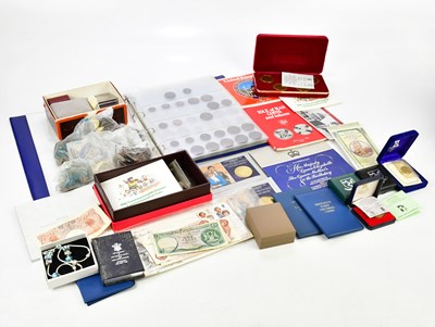 Lot 2677 - A collection of coinage to include...