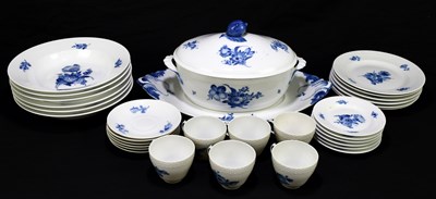 Lot 843 - ROYAL COPENHAGEN; a thirty piece blue and...