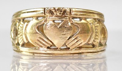Lot 1108 - A 9ct gold Claddagh ring, size O, approx. 4.8g.