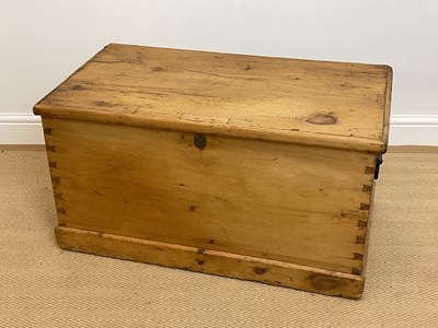 Lot 516 - A 19th century pine blanket box, height 47cm,...