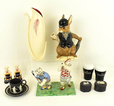 Lot 565 - Various pottery comprising a Royal Doulton...