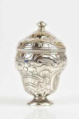Lot 626 - SAMUEL MERITON II; a George III silver nutmeg...