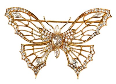 Lot 346 - An 18ct gold diamond set brooch in the form of...