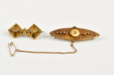 Lot 368 - A 15ct gold filigree detail brooch, approx 4g,...