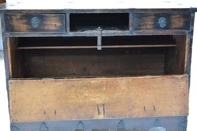 Lot 94 - A late 18th/early 19th century Korean metal...