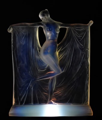 Lot 549 - RENÉ LALIQUE (French, 1860-1945); ‘Suzanne...