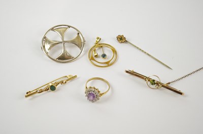 Lot 363 - An Edwardian 9ct yellow gold seed pearl...