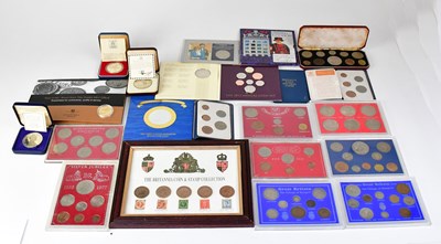 Lot 1042 - A good collection of collectors' coin packs...
