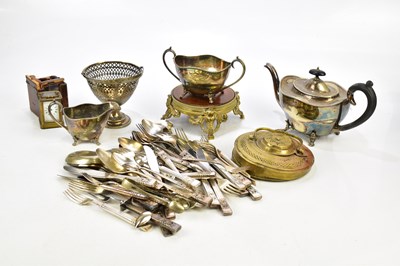Lot 2009 - A mixed group of electroplated items to...