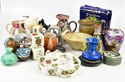 Lot 2922 - A collection of decorative ceramics including...