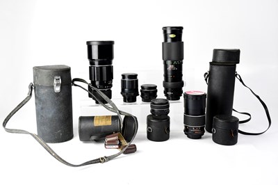 Lot 530 - A collection of camera lenses