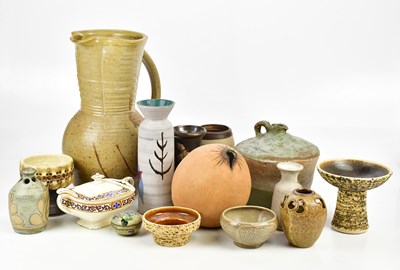 Lot 2921 - A collection of assorted ceramics, including...
