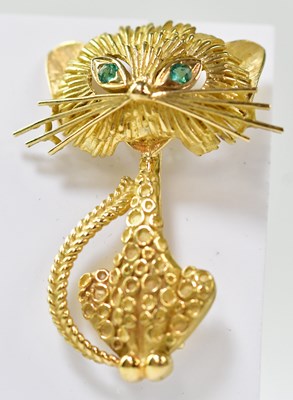 Lot 625 - An 18ct gold contemporary brooch modelled as a...