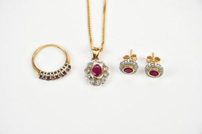 Lot 250 - A suite of 9ct yellow and white gold jewellery...