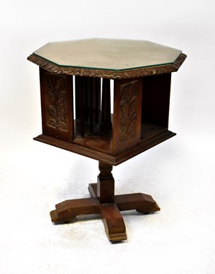 Lot 27 - An early 20th century oak revolving bookcase