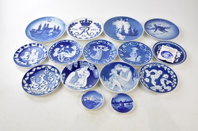 Lot 2954 - ROYAL COPENHAGEN; assorted collectors' plates...