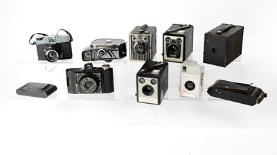 Lot 484 - A collection of folding, box and cine cameras