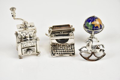 Lot 2494 - A group of sterling silver items to include a...