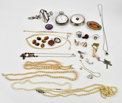 Lot 514 - A collection of assorted costume jewellery,...