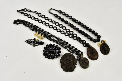 Lot 483 - A collection of Victorian jewellery including...