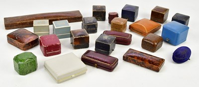 Lot 517 - A collection of twenty-three early 20th...