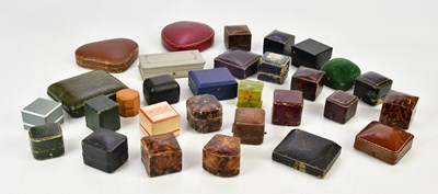 Lot 522 - A collection of thirty Victorian and later...