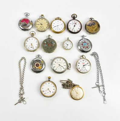 Lot 712 - A collection of vintage and modern pocket...