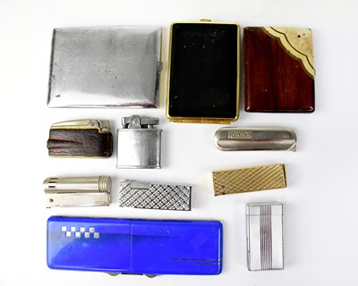 Lot 166 - Vintage compacts, cigarette cases and lighters