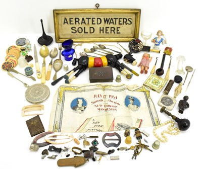 Lot 605 - A quantity of various collectables comprising...