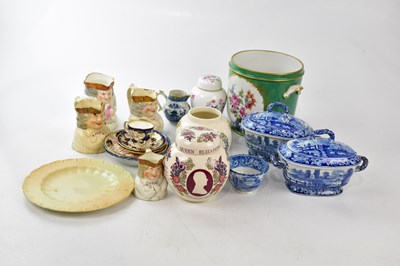 Lot 2912 - A mixed collection of decorative and sundry...
