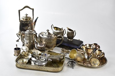 Lot 2013 - A collection of silver plated items to include...