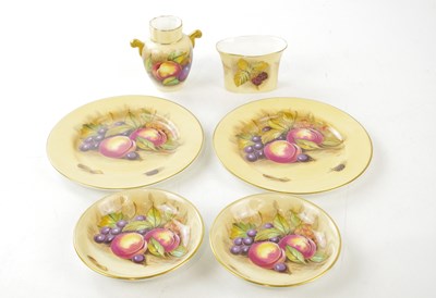 Lot 2945 - AYNSLEY; six pieces in the 'Orchard Gold'...