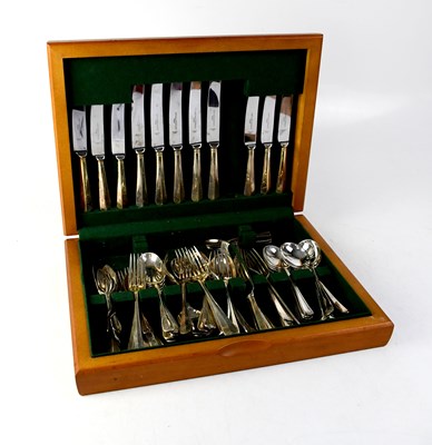 Lot 609 - A mahogany cased set of cutlery