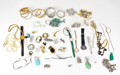 Lot 1252 - A quantity of costume jewellery to include...