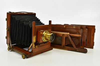 Lot 1658 - THORNTON PICKARD; a snap shot shutter, folding...