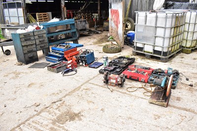 Lot 555 - Miscellaneous hand tools and workshop...