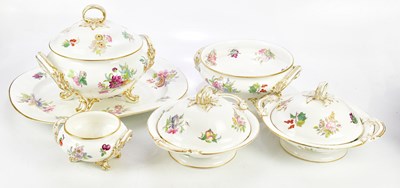 Lot 2996 - A Victorian part dinner service comprising...