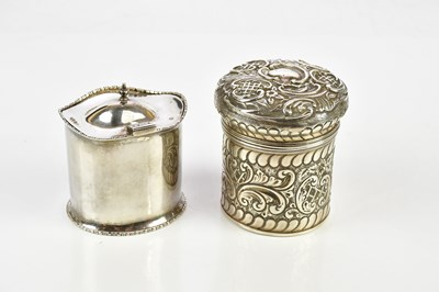 Lot 2454 - JOSIAH WILLIAMS & CO; a George V hallmarked...