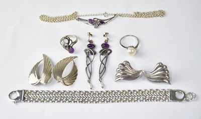 Lot 1247 - Various pieces of silver jewellery comprising...