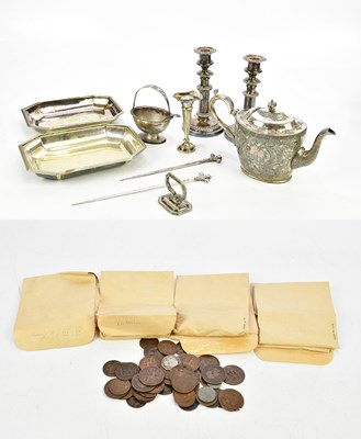 Lot 2033 - A small quantity of plated items including...