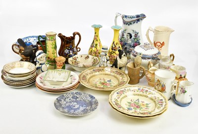 Lot 2930 - A collection of decorative ceramics to include...