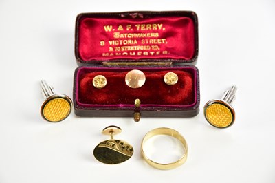 Lot 1707 - A 9ct yellow gold cufflink, a damaged 9ct...