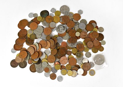 Lot 602 - A collection of UK and world coinage to...