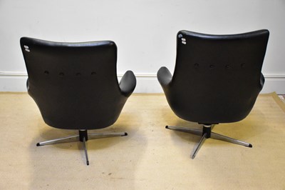 Lot 12 - A pair of 1970s swivel office chairs, with...