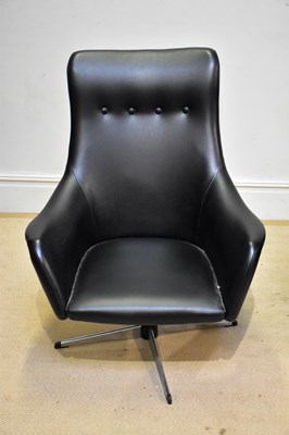 Lot 12 - A pair of 1970s swivel office chairs, with...
