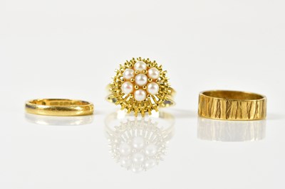 Lot 1518 - An 18ct yellow gold wedding band, size K 1/2,...