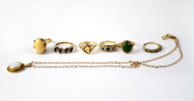 Lot 726 - Six 9ct yellow gold rings