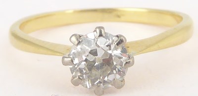 Lot 723 - A gold diamond solitaire ring