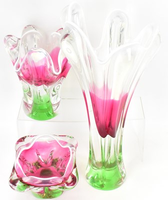 Lot 367 - Three pieces of matching Italian-style art glass