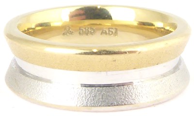 Lot 738 - A 14ct gold contemporary ring